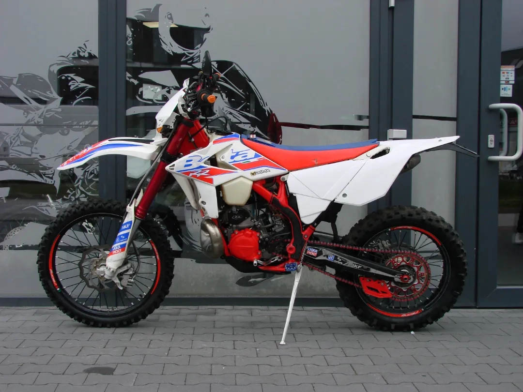 Мотоцикл эндуро Beta RR 300cc белый — фото 1