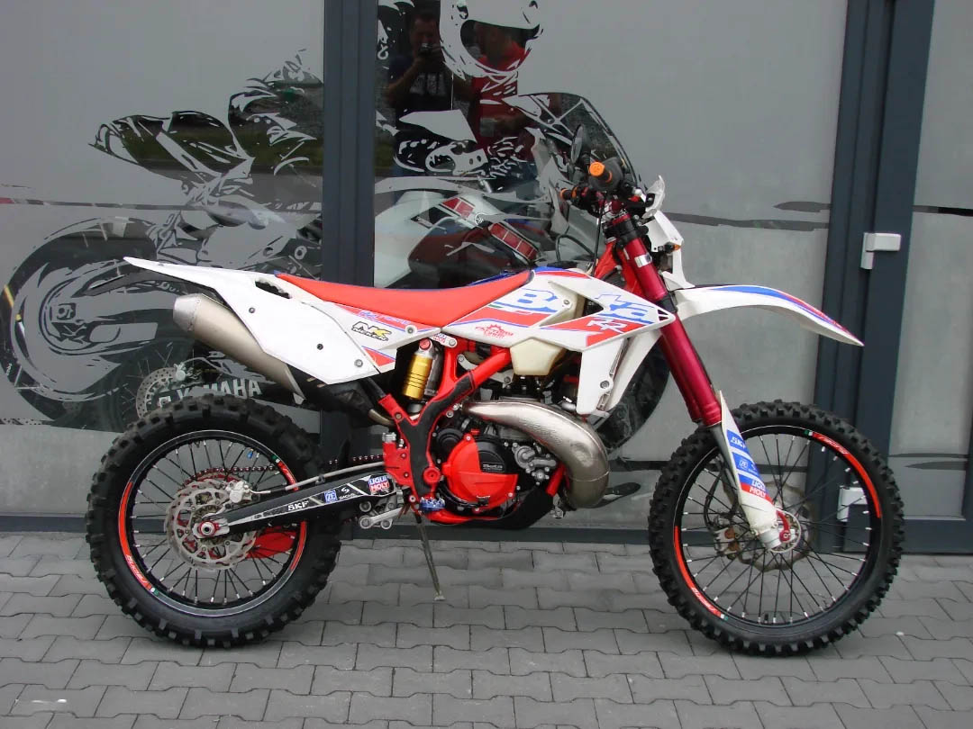 Мотоцикл эндуро Beta RR 300cc белый — фото 4