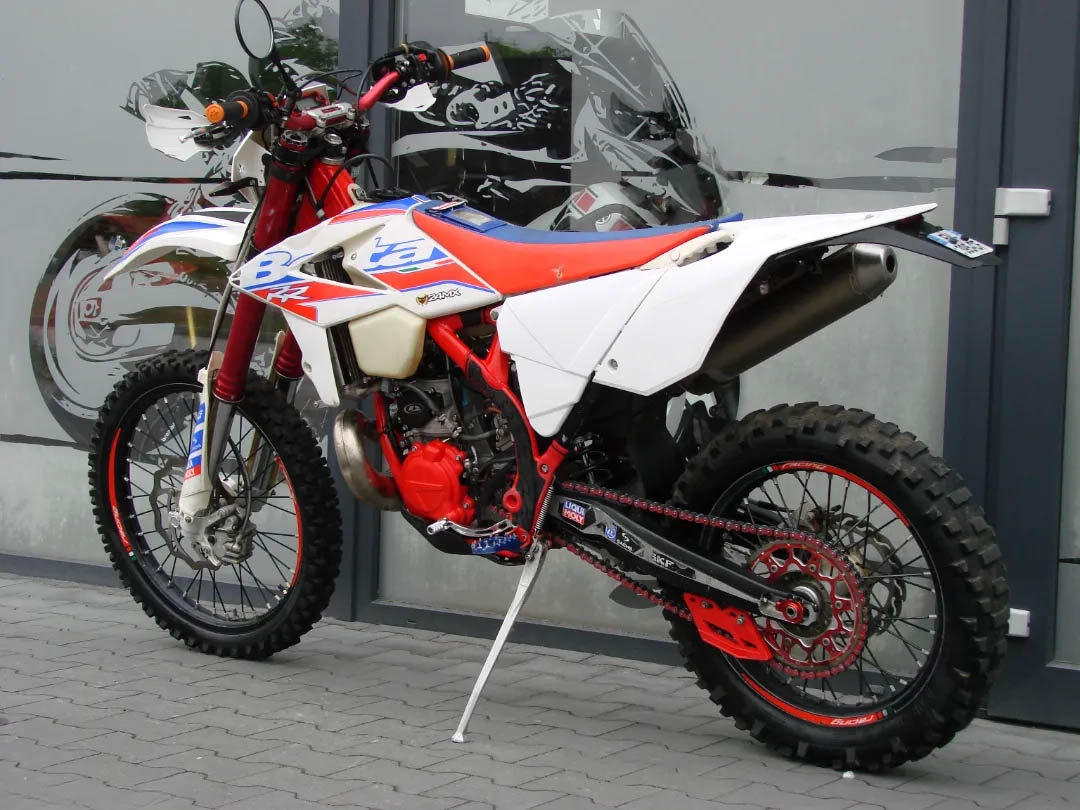 Мотоцикл эндуро Beta RR 300cc белый — фото 5